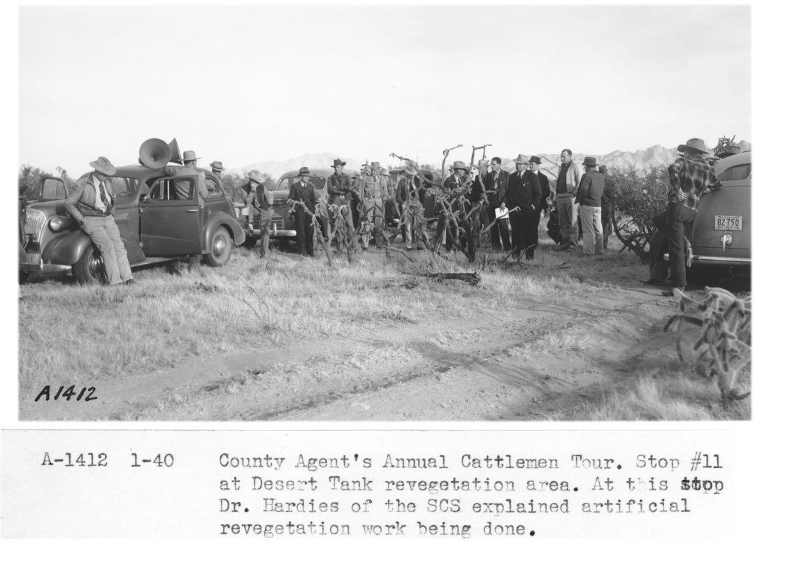 1940_01_xx_A-1412_County_Agents_Tour__Desert_Tank_reveg
