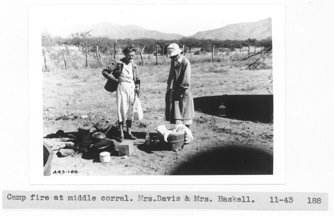 1943_11_xx_A_43-188_camp_cook_fire_mid_corral